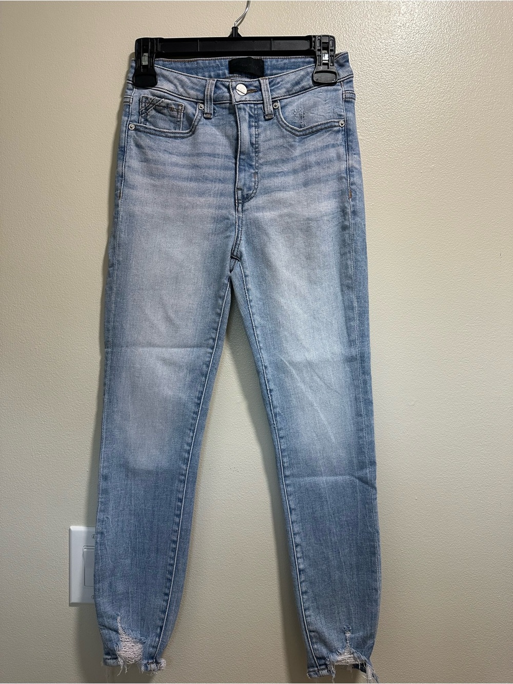 Women’s Buckle Black Light Wash High Rise Skinny Jeans